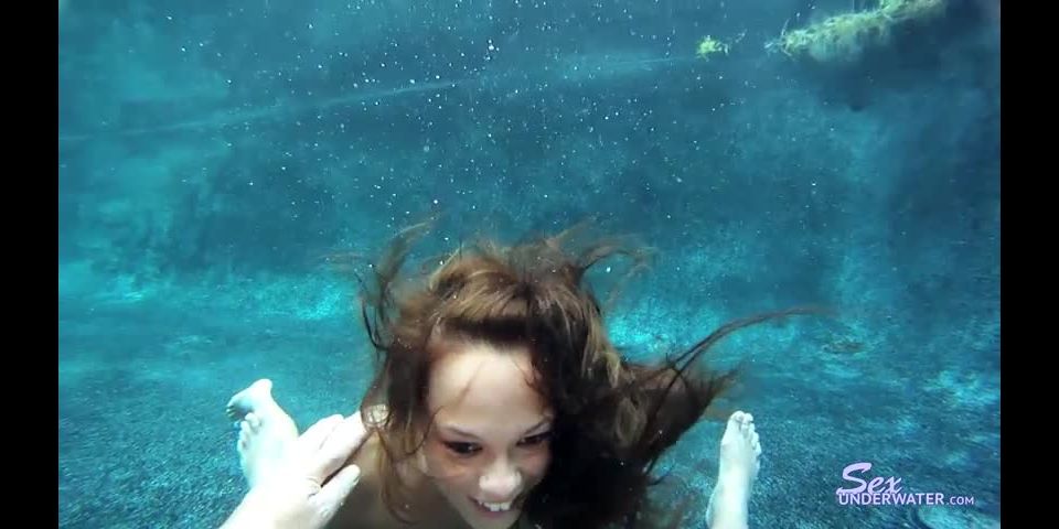 SexUnderwater e0496 Hailey Sweet Gropecam Blow Job (mp4)