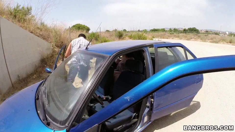 Harmony Reina - Tetona babe Fuck en el puente (Euro sexo)