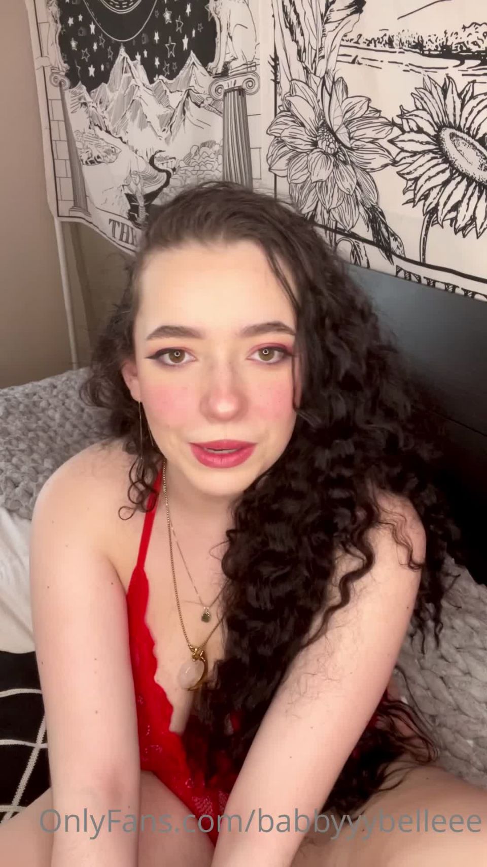 Baby belle – You were late so i tell you to watch while i masturbate and suck my toes_963 (@babbyyybelleee) (11.07.2021) Foot!