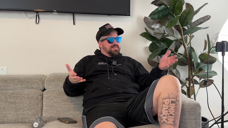 6255 Petite Rubia Molly poco folla en coche