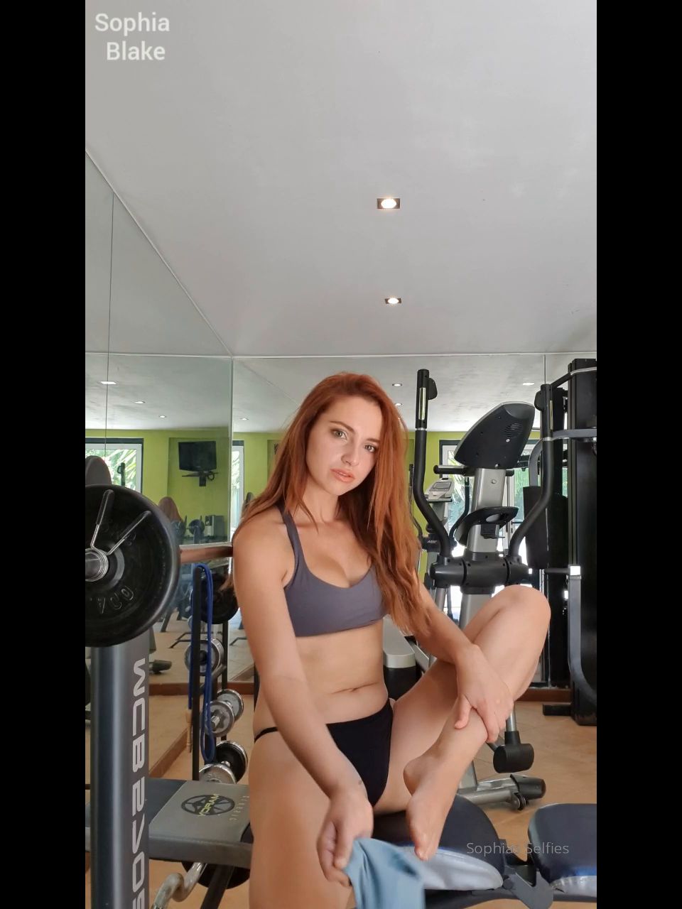 Sophia Blake - Striptease 720P - Onlyfans