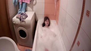 Voyeur 11916-sdudents girls in bathroom2