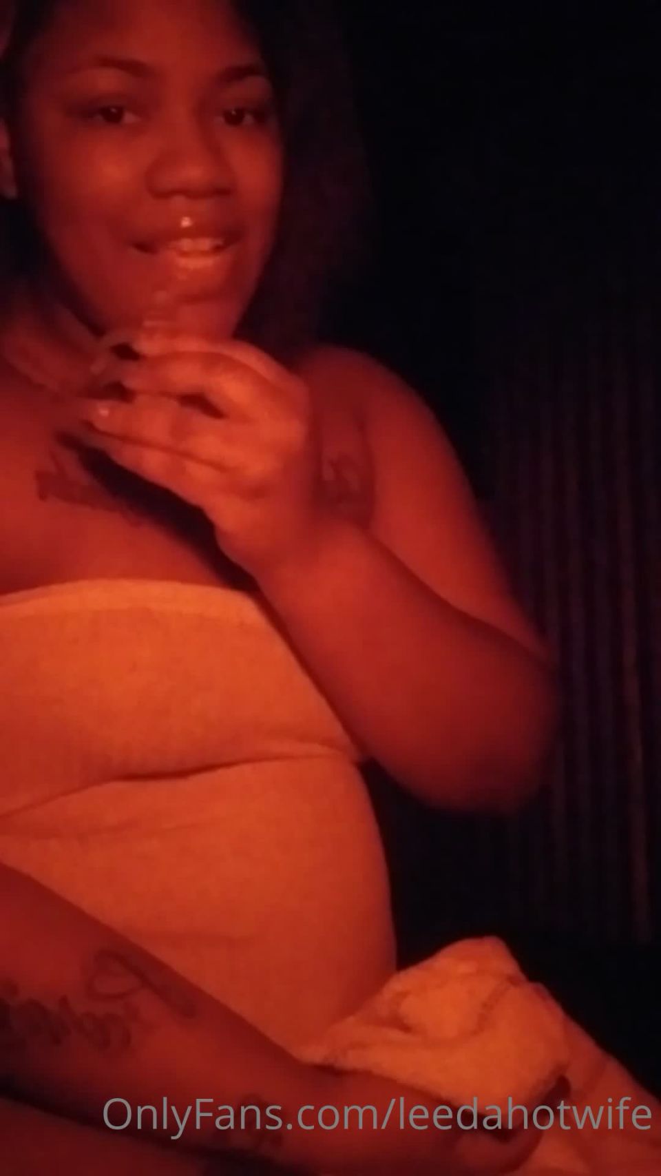 Ebonyhotwife - leedahotwife Leedahotwife - good fucking at the sex club 17-01-2021