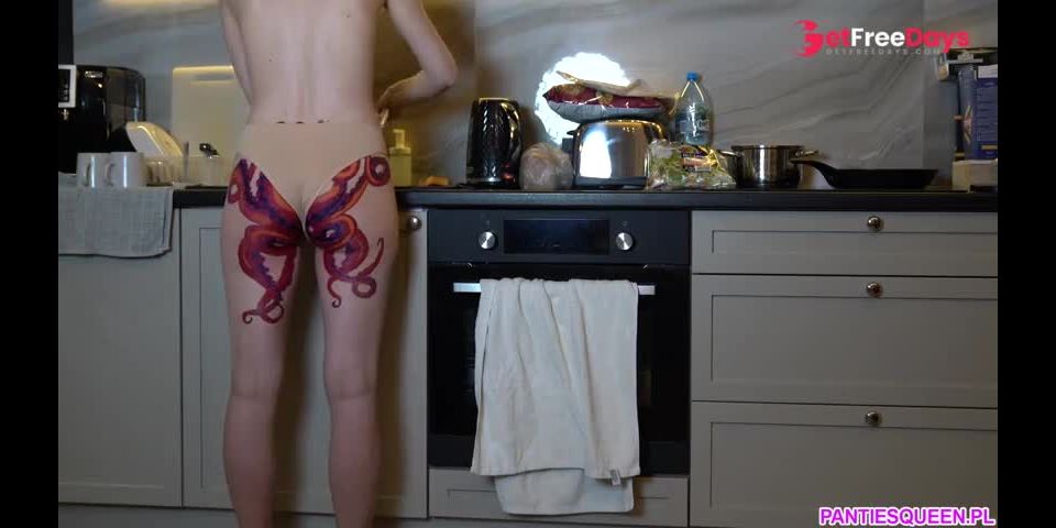 [GetFreeDays.com] Naked housewife with octopus tattoo on ass cooks dinner Adult Film November 2022