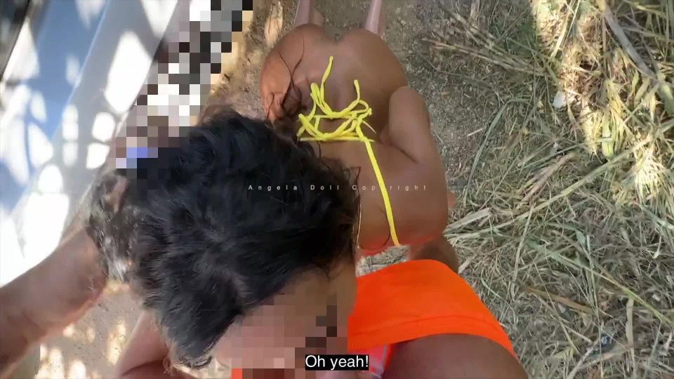 Público en Bikinis amarillo - Público