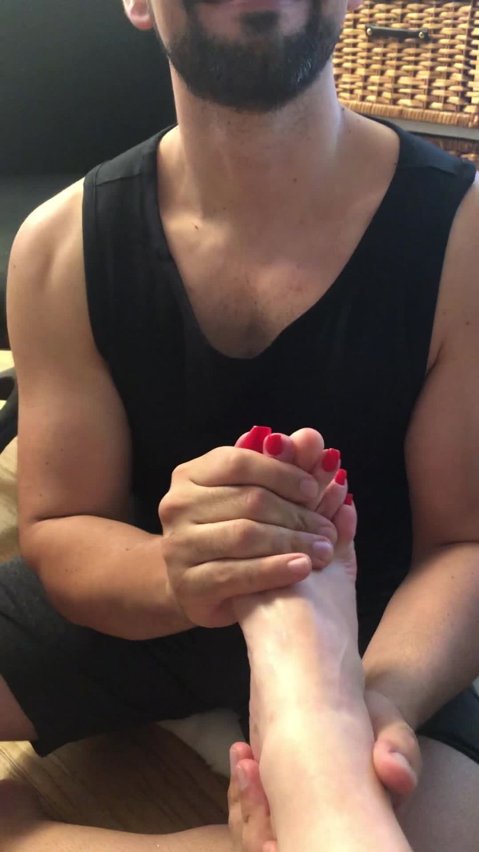 Beneathmytoes () - yeah i got a bit of a foot massage 15-10-2019