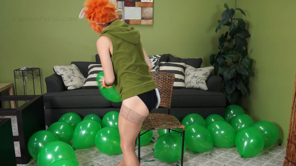 Custom Fetish - Milla BassettAmber SitPops 25 Balloons - Fetish