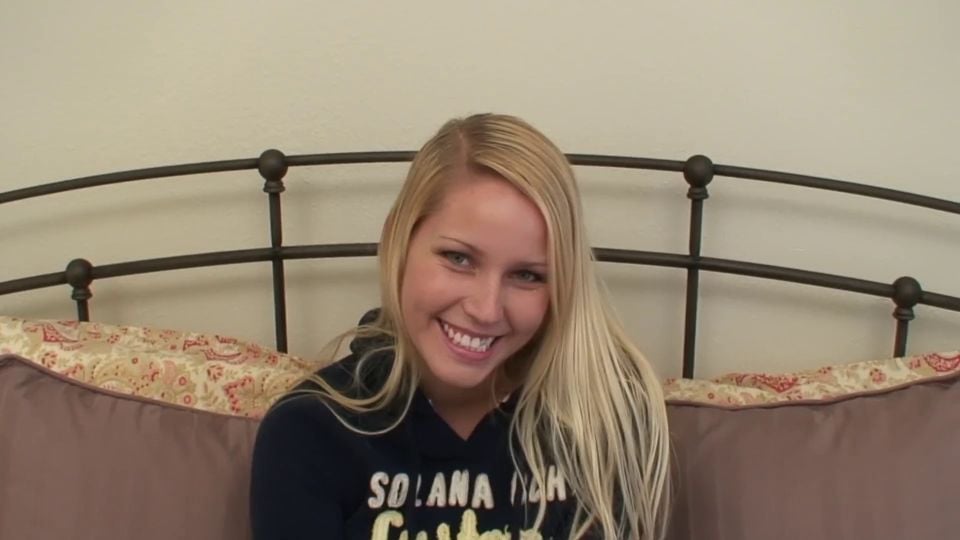 Gorgeous Blonde18 Year Old High School Senior Gets A Hot Facial