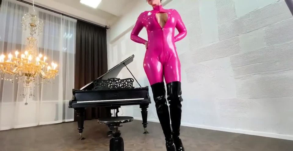 MylatexbabySvetlana Pink Latex & the Piano