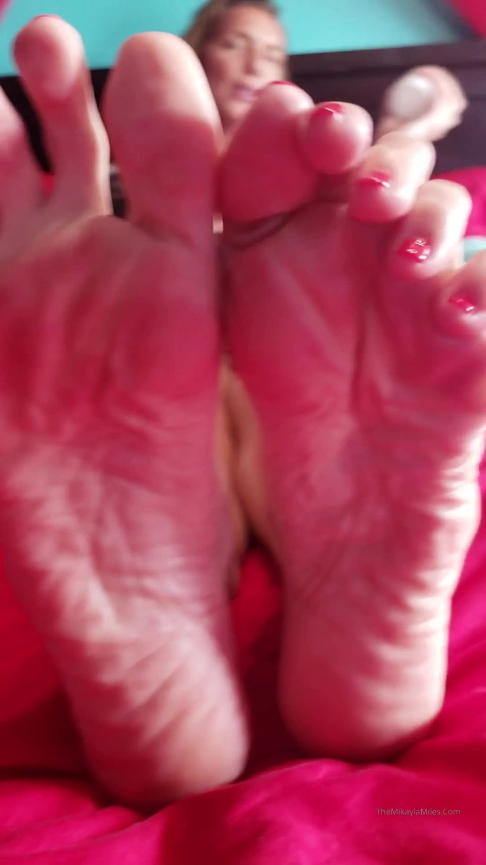 Mikayla Miles - Oiled foot worship....worship those sexy oiled up.