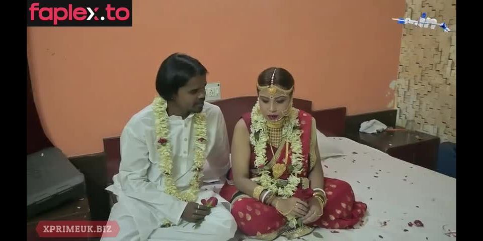 [GetFreeDays.com] Hot Indian Couple Wedding Night Sex Sex Video October 2022
