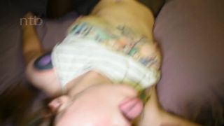 Hubby to clean his bigass wife creampie