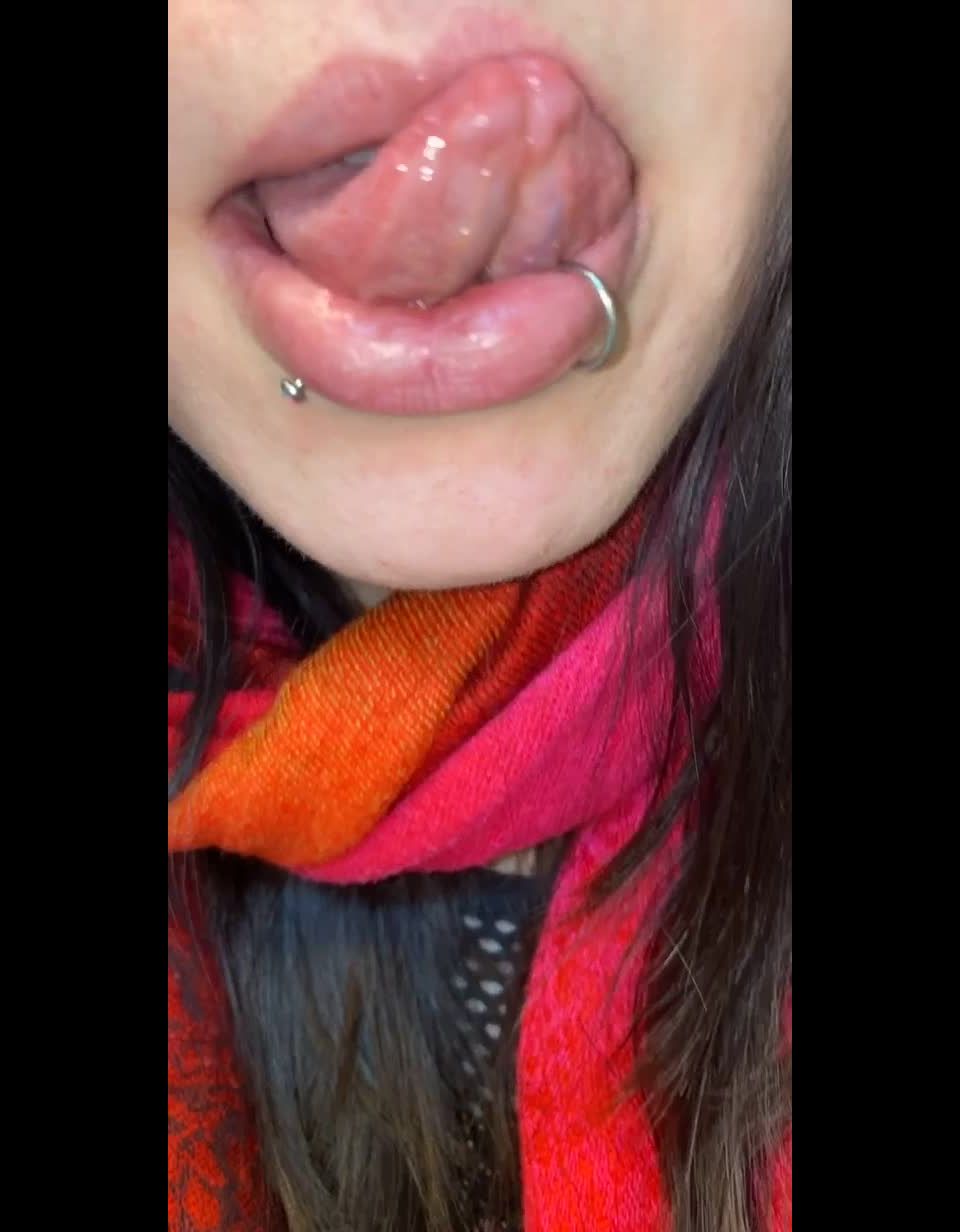  the-goddess-clue  What do you think this mouth can do, feet on feet porn