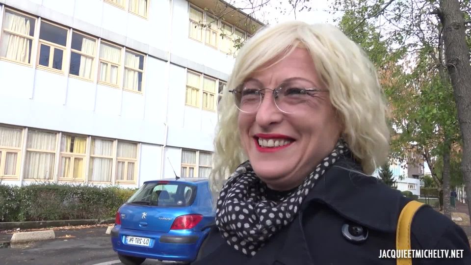 A Blois (41) avec la prof de musique milf Alexia Chabault