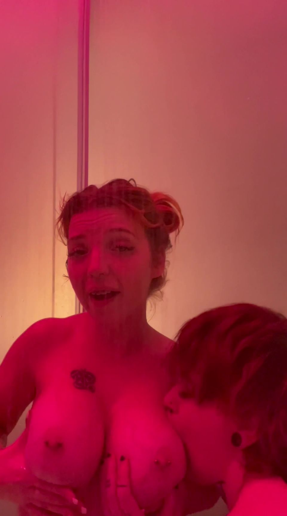 Kenzykaye - showering with charli - Ass Eating