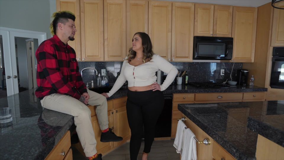 Katie Cummings - StepMom Shows me Her Moves bigass 