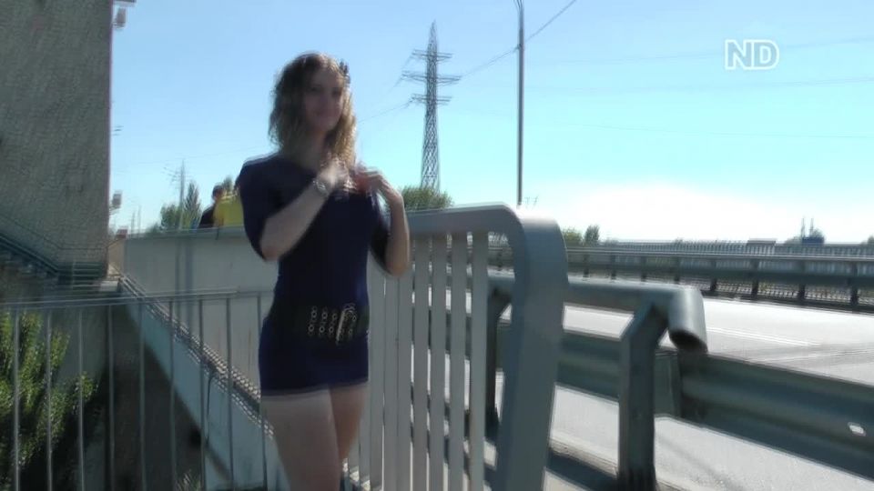 Young pussy masturbation, outdoor solo in public place