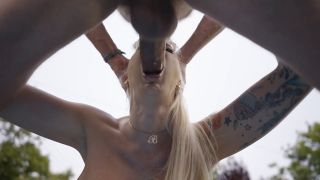 Blondie Bombshell: Weltklasse Titten Showdown!