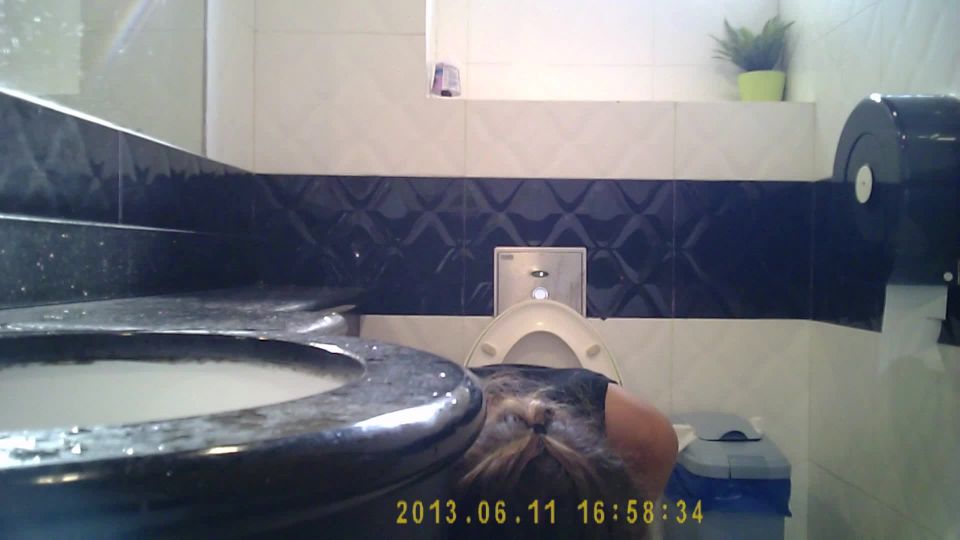  Voyeur - Singapore female toilet 25, voyeur on voyeur