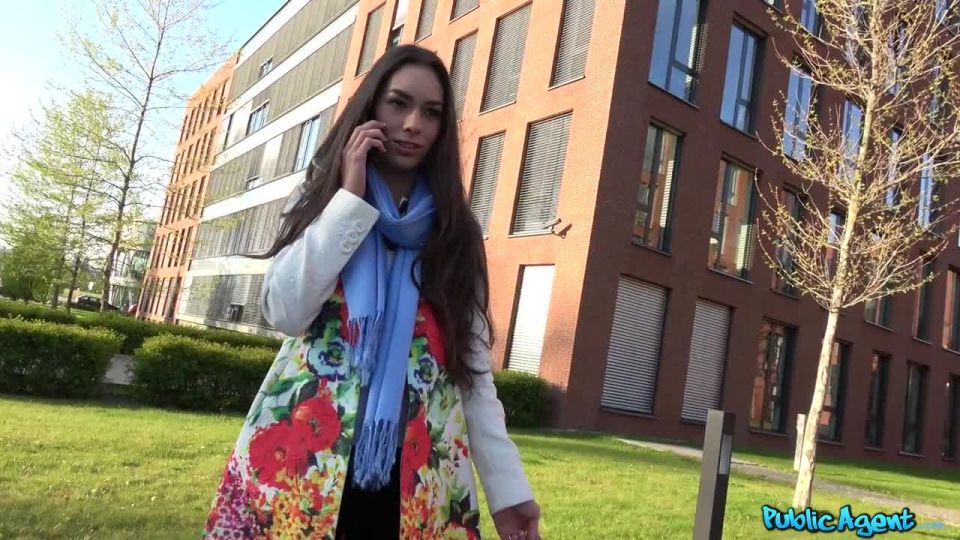 Public Fucking with a Lost Russian hairy Arwen Gold