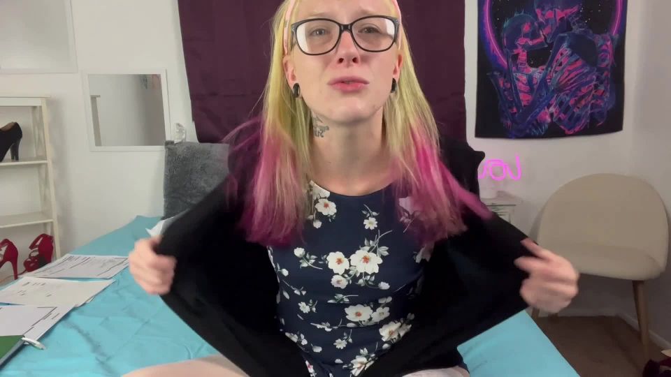 Cute blonde Miss Ellie A Good Feminist Fucks Her Ass gape...