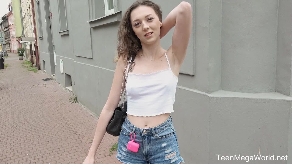Beauty4K/ Teen Mega World - Isabella De Laa - Cameraman Gives Hottie A Sex Lesson - Fingering