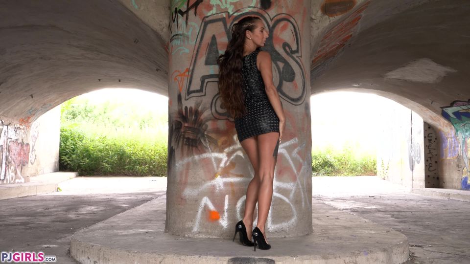 {pjgirls Valentina Sierra - Valentina Under The Bridge - 2019-0