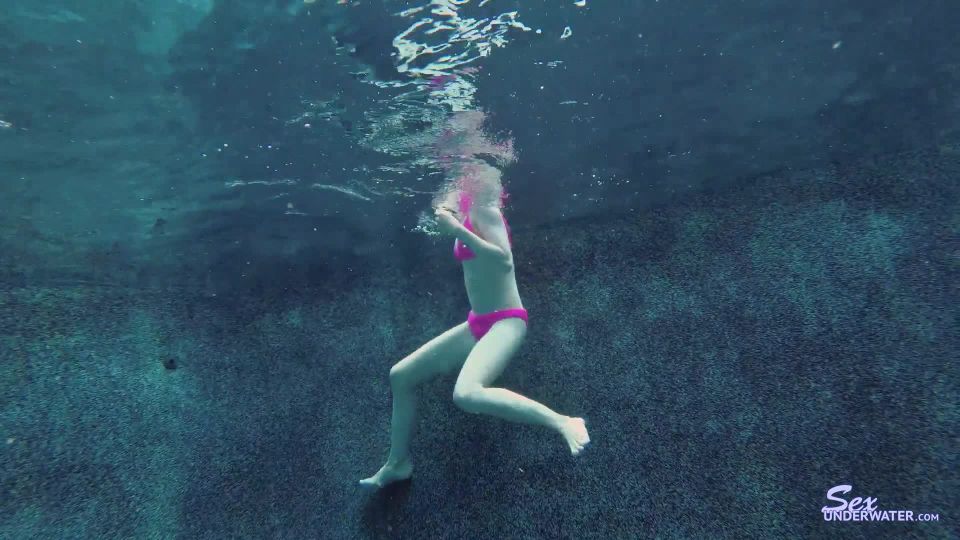 SexUnderwater e1083 Kristy May UW Model Training (mp4)