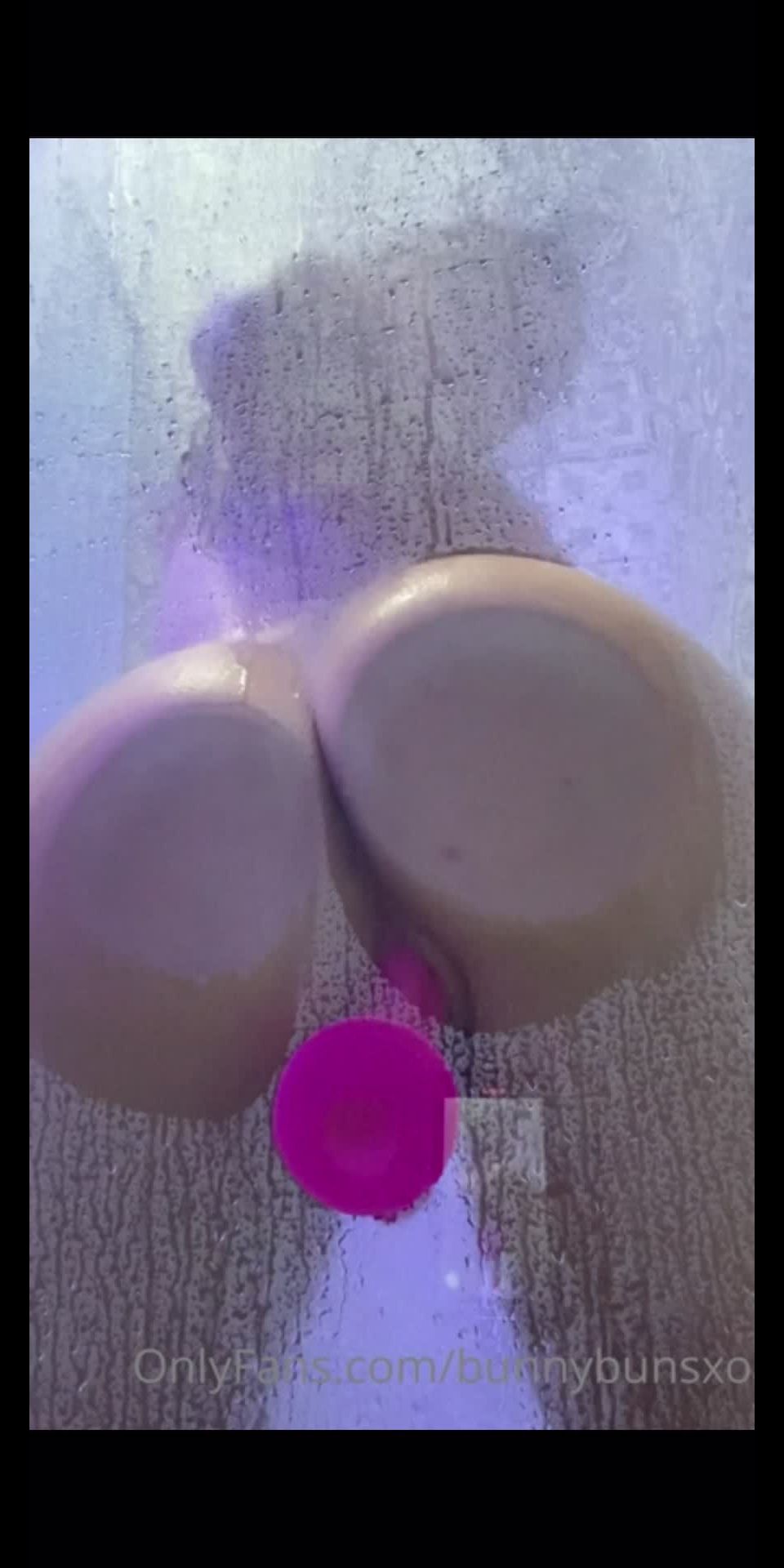Taylor LaVie (Tayylavie) conejitos de ducha caliente Dildo follando a Onlyfans (Juguetes)