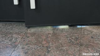 Sophia Grace - Sophia lista para ser perforada.