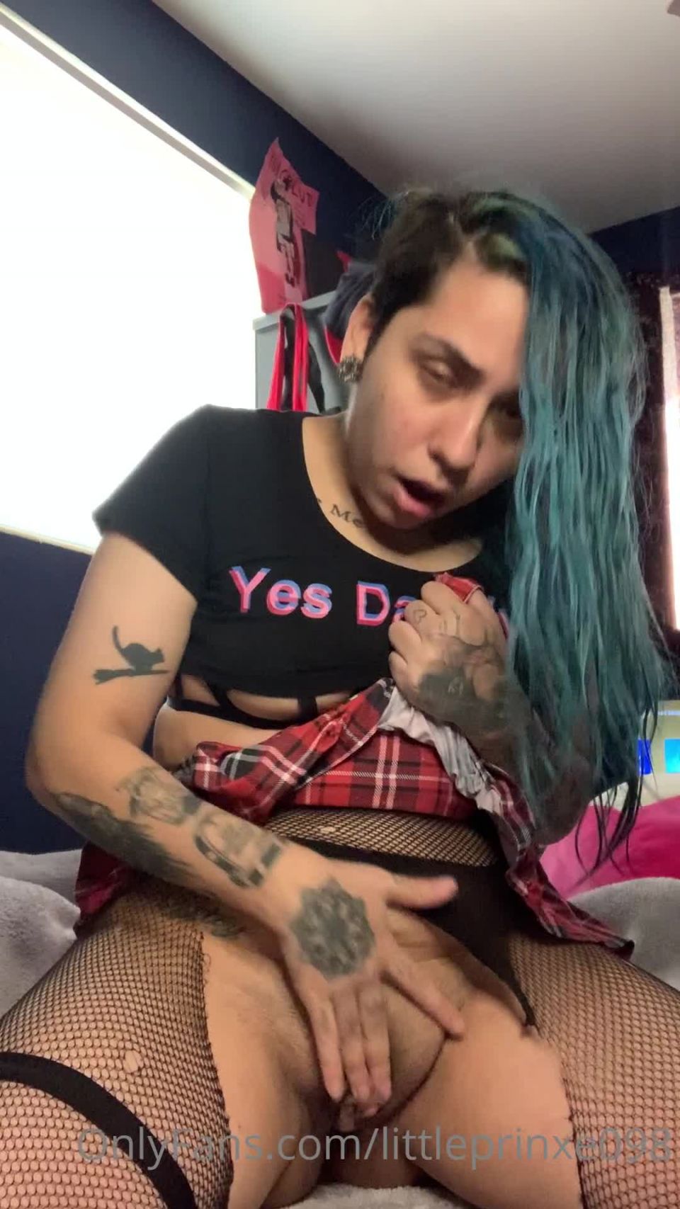 Littleprinxe098 - little Prinxe LittleprinxeCant believe I can stretch myself this much - 30-04-2020 - Onlyfans