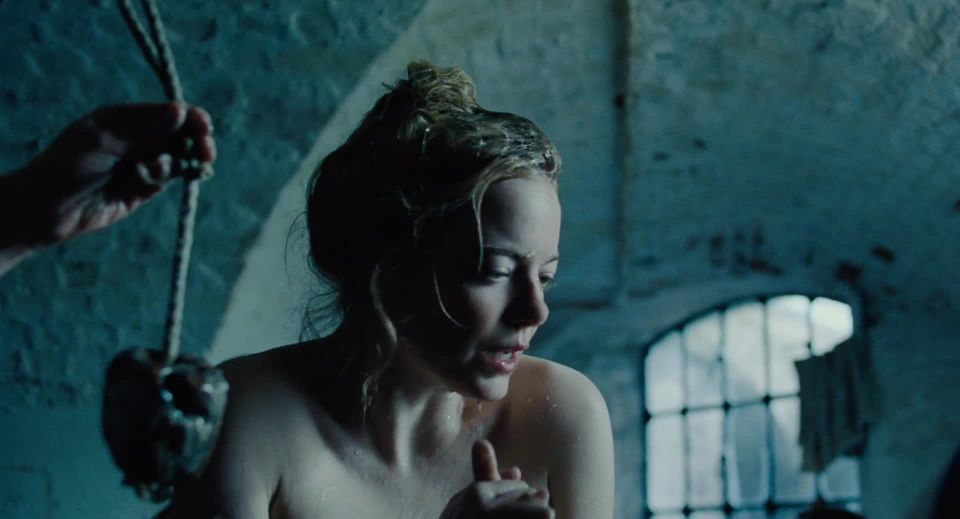 Emma Stone - The Favourite (2018) HD 1080p - [Celebrity porn]