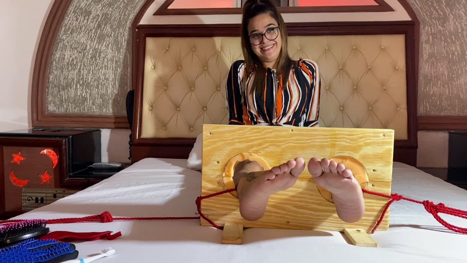 free online video 47 Isadora First time tickle on feet porn boyfriend foot fetish