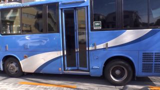 ReducingMosaic SW-483 通勤バスはギュウギュウの満員で目の前には黒パンストのOLだらけ！どうしようもなく興奮しちゃった僕は生チ○コ擦リつけたら握り返してきた 8