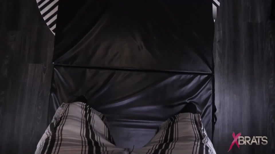 video adulto gratis 45 Bratty Foot Girls – Krissy Koven – Voy a romperte las bolas!, maria marley femdom en pov