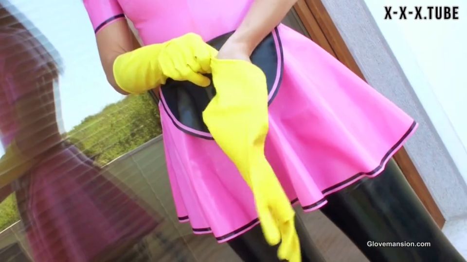  Femdom Glovemansion Hot Latex Maid  Glovemansion 