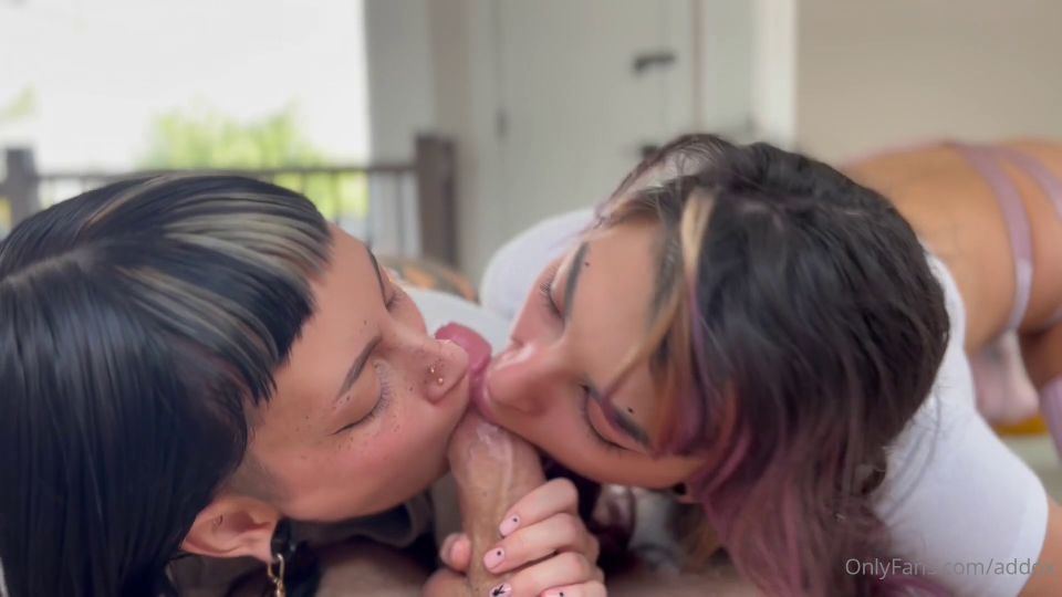 Addoxgrey chupando gran polla con su amigo sólofans (Pornstar)