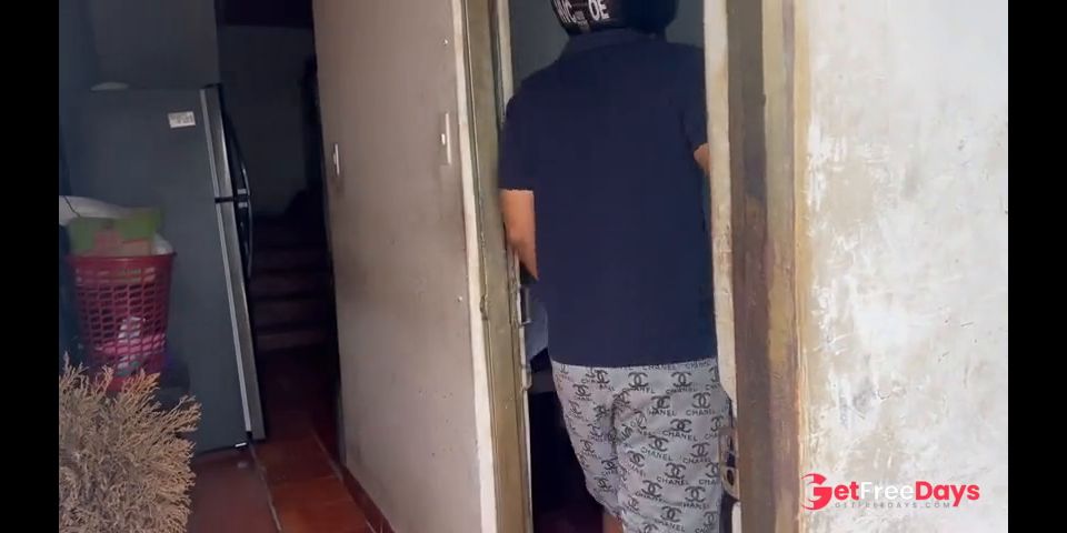 Hot busty girl pays the delivery man with her huge tits and her huge ass