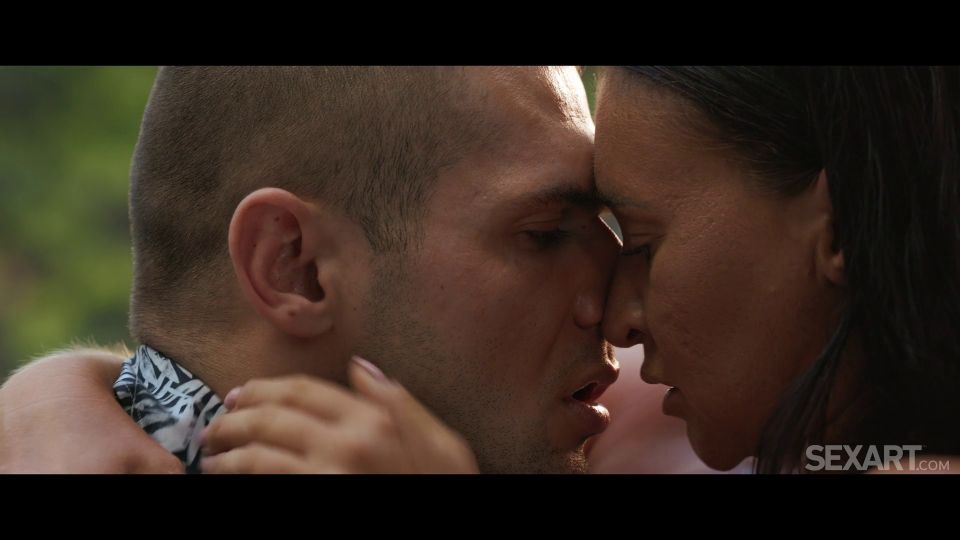 [SexoArt] Mina Moreno Sweet Fever [10.08.25] [1080p]