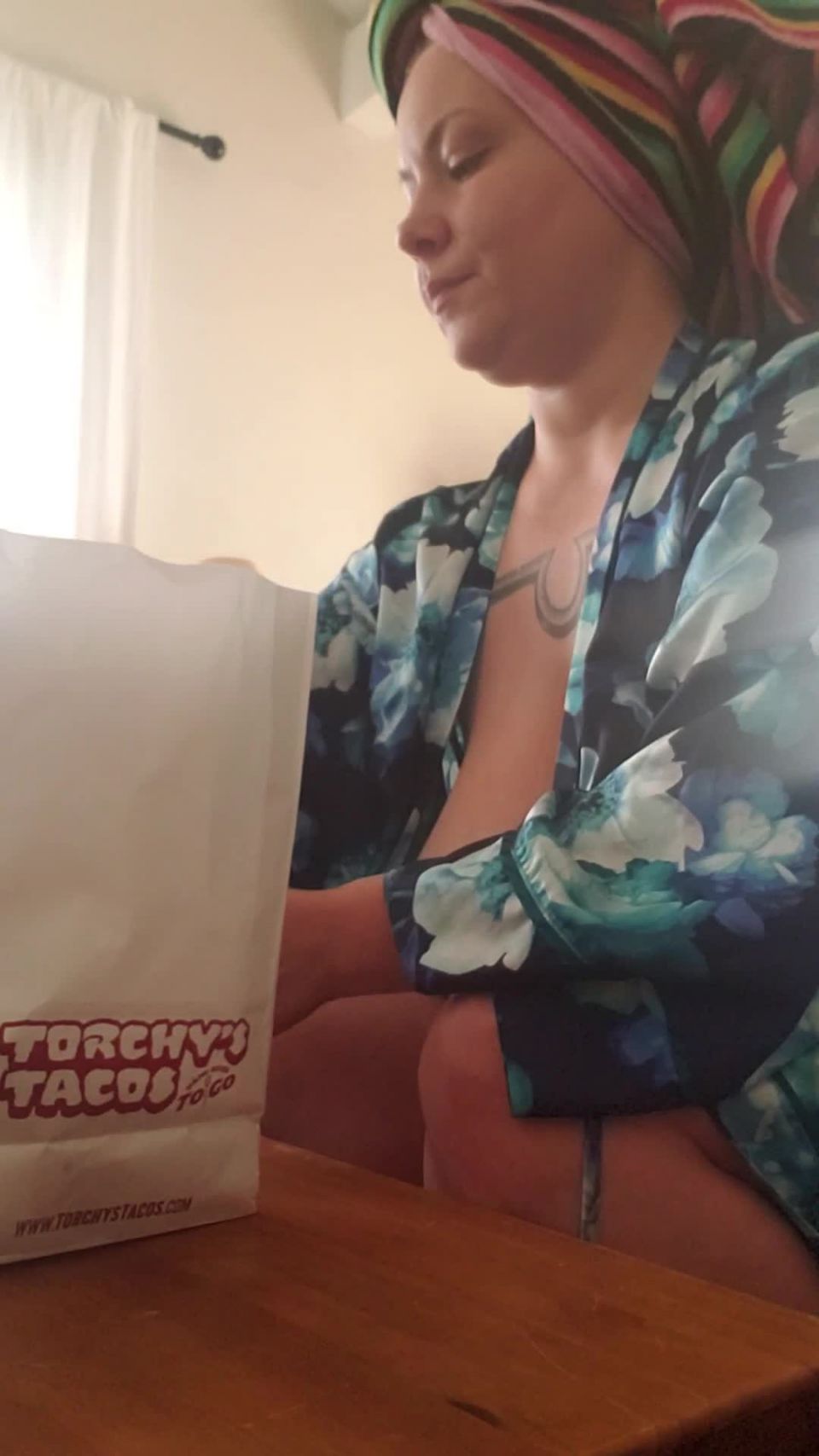 M@nyV1ds - thevalestgal - Street tacos Mukbang