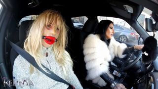 Casa de los Pecados - Señora Kennya - La bimbo cenicero va a dar un paseo - FullHD 1080P