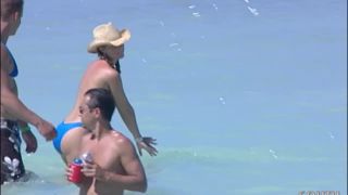 Southbeachcoeds.com- Florida Girls Partying on a Sandbar and Flashing