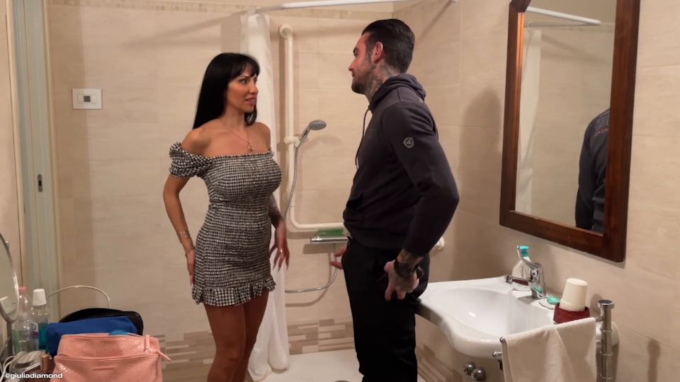 6251 Me follo Lucas Peracchi mientras mi marido está en el trabajo y...