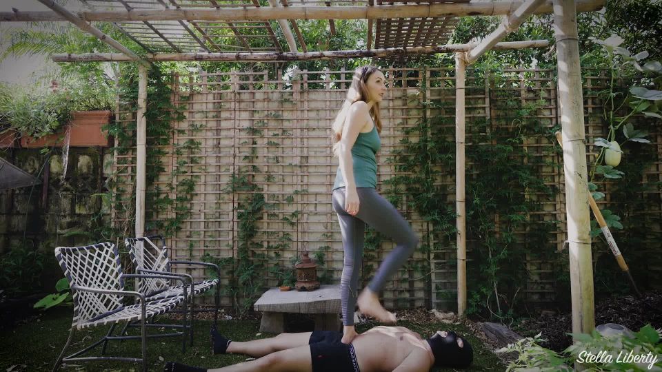 Stella Liberty in Video - Video Outdoor Public Trampling ...