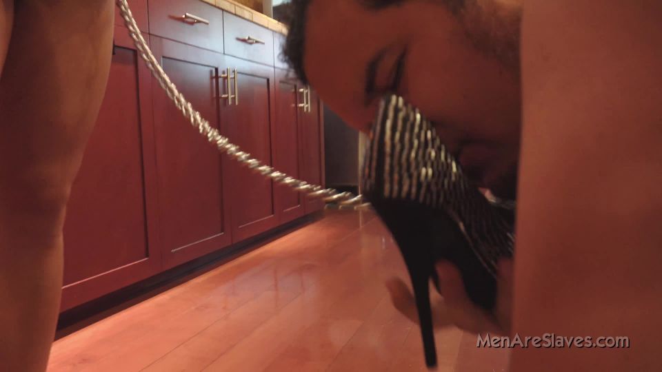 MenAreSlaves - Inhale My Shoe Stink!!!