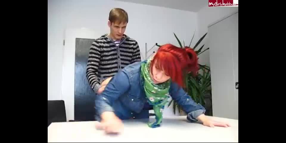 HochiminsMegMDGAnalFickImKonferenzraum