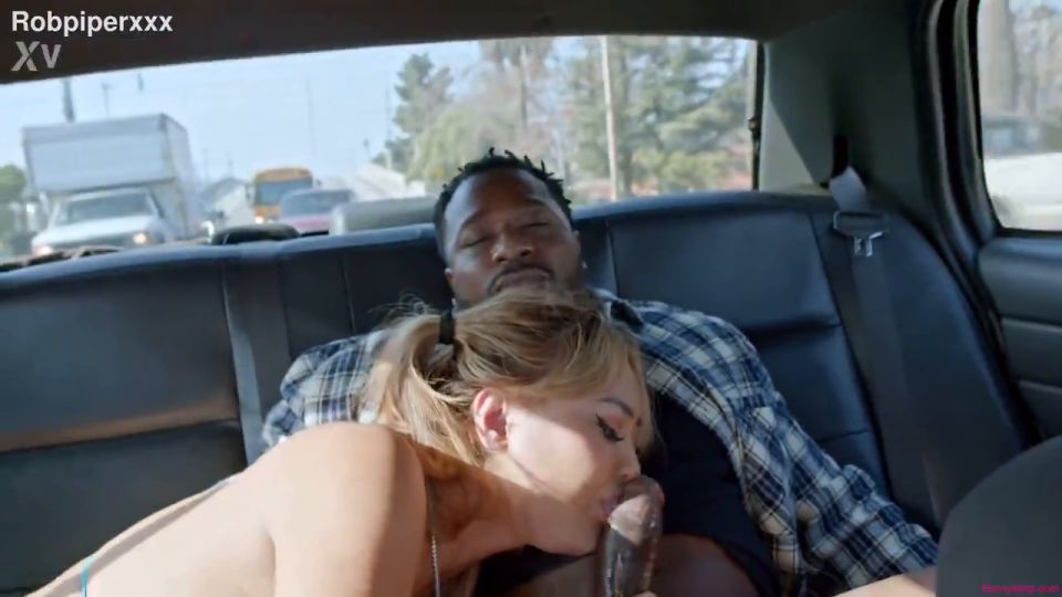 Kazumi Squirts Backseat Acción Montar Onlyfans (Squirt)