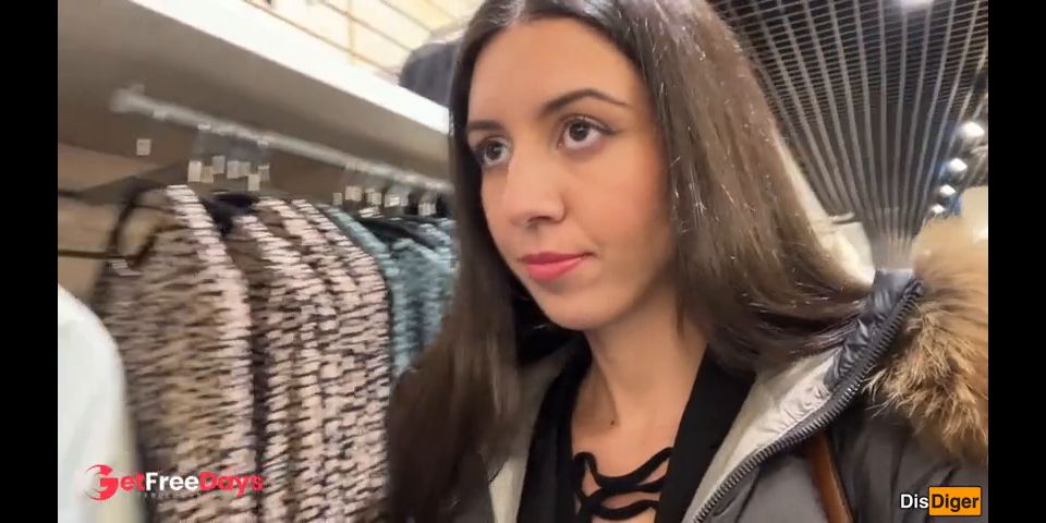 [GetFreeDays.com] Кончил девушке на лицо в раздевалке и она пошла гулять со спермой на лице по торговому центру Sex Clip January 2023