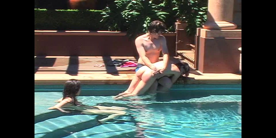 gratis porno clip 46 zapatos fetiche porno MP4/SD – Spanked En La Piscina, fetiche en femdom porno