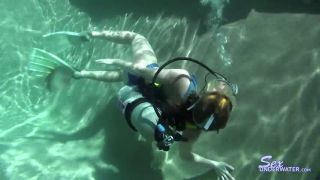 SexUnderwater e0858 Leah Wilde FFM Solo (mp4)